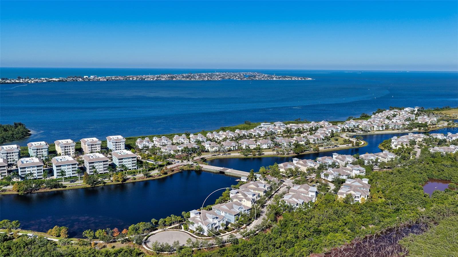 MANGROVE WALK ON HARBOUR ISLE PH 6 - Residential