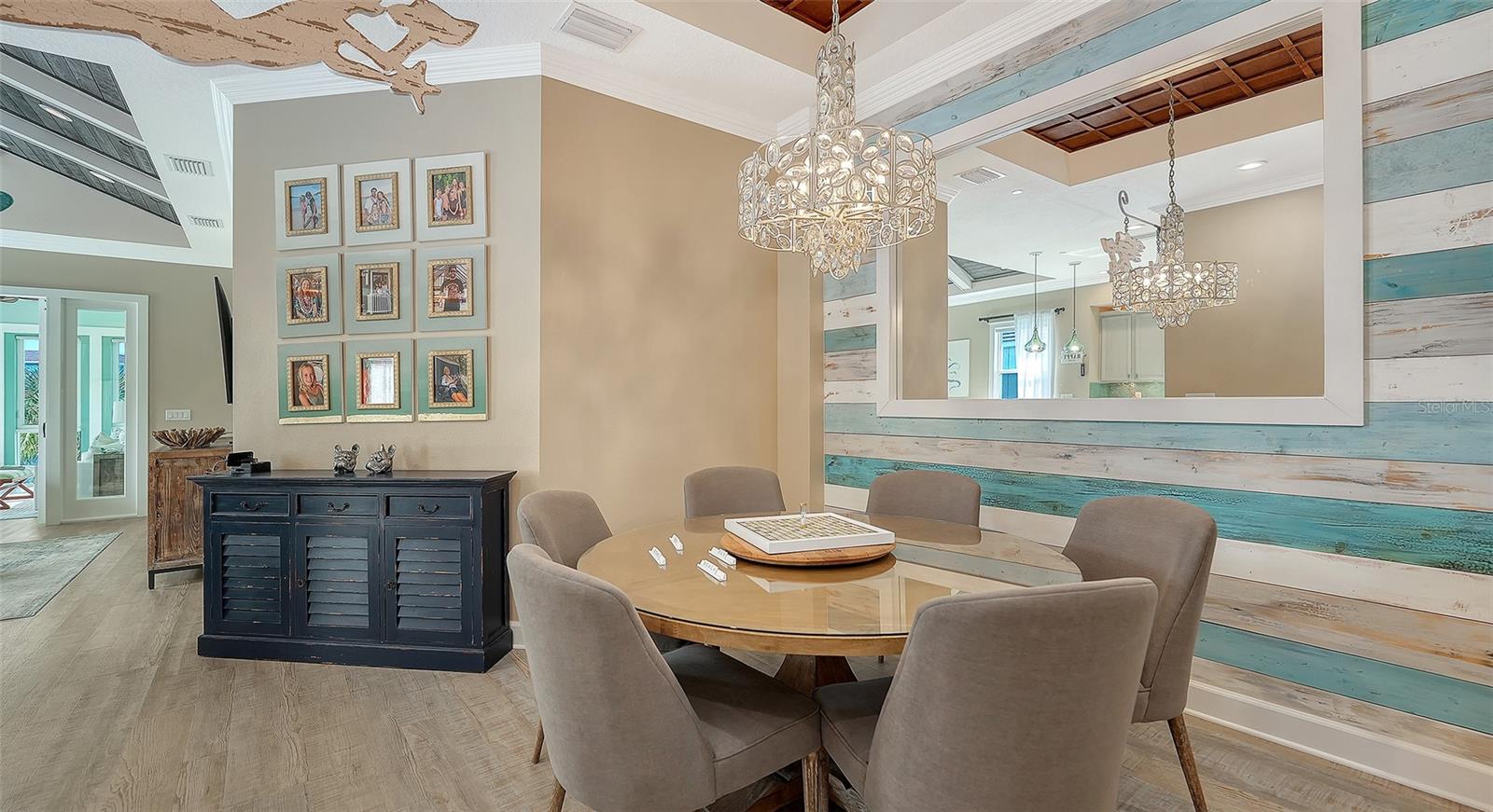 MANGROVE WALK ON HARBOUR ISLE PH 6 - Residential