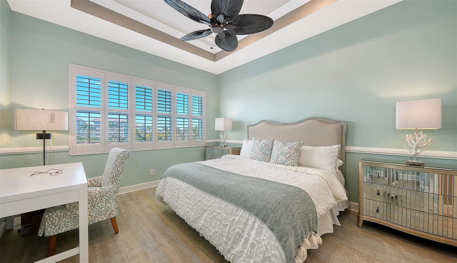 MANGROVE WALK ON HARBOUR ISLE PH 6 - Residential