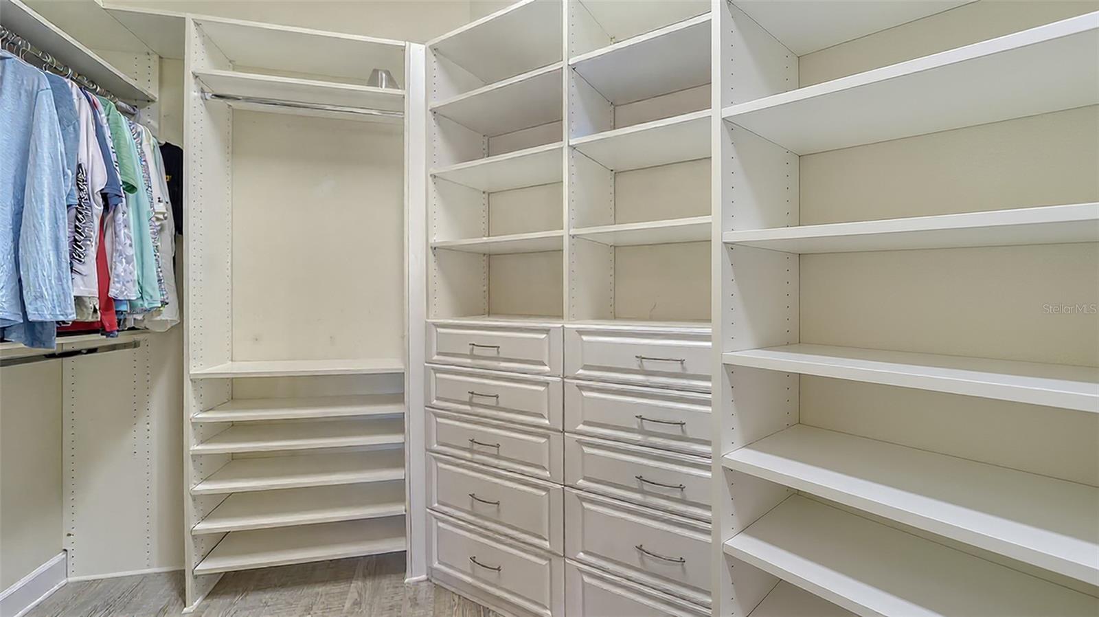 MANGROVE WALK ON HARBOUR ISLE PH 6 - Residential