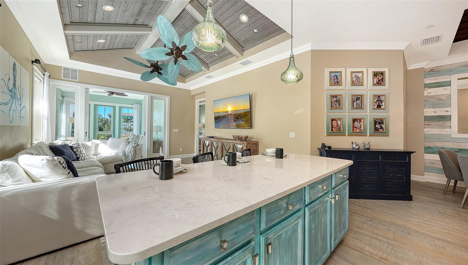 MANGROVE WALK ON HARBOUR ISLE PH 6 - Residential