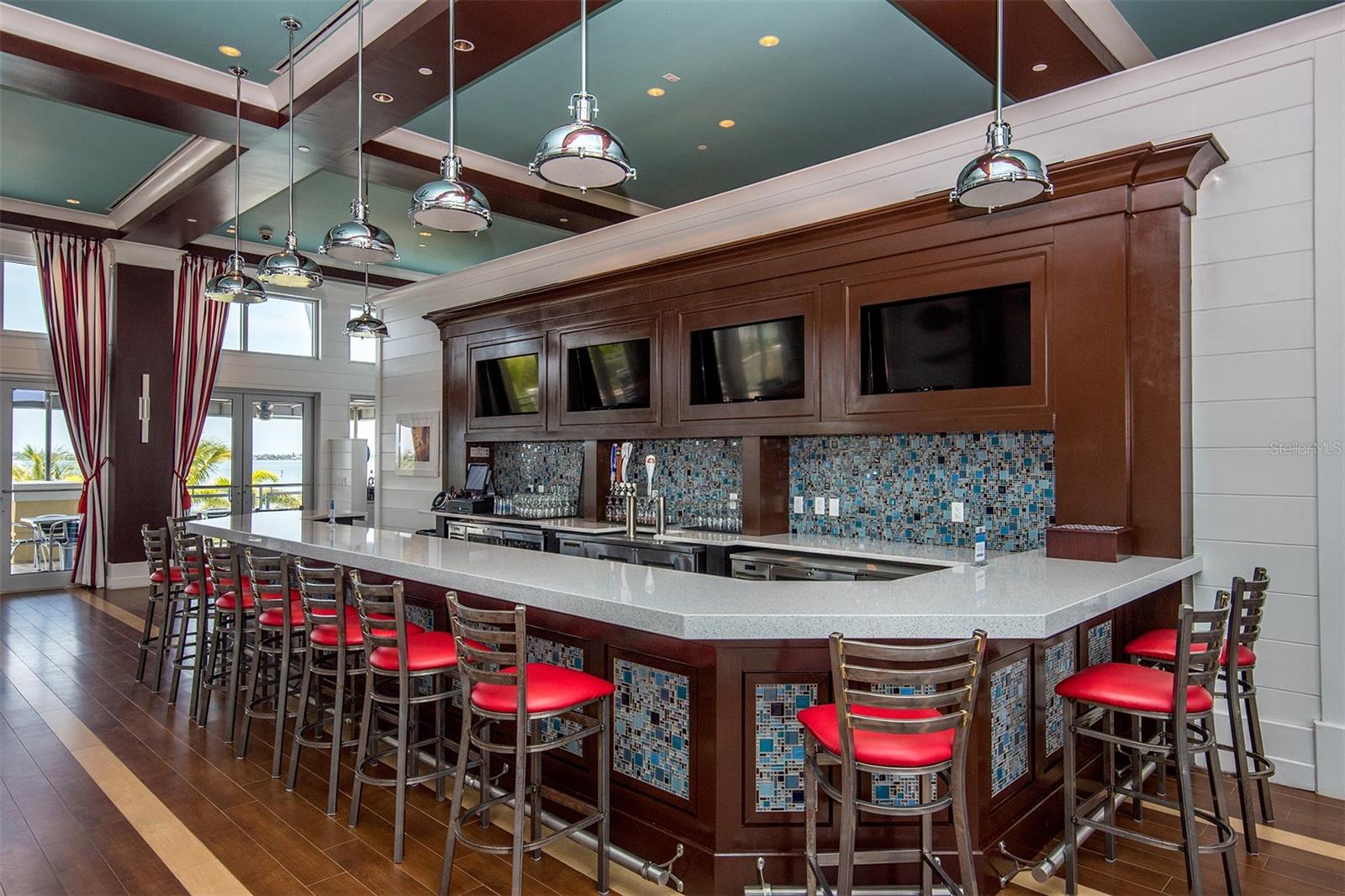 MANGROVE WALK ON HARBOUR ISLE PH 6 - Residential