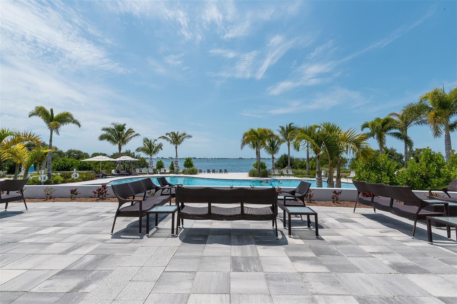 MANGROVE WALK ON HARBOUR ISLE PH 6 - Residential