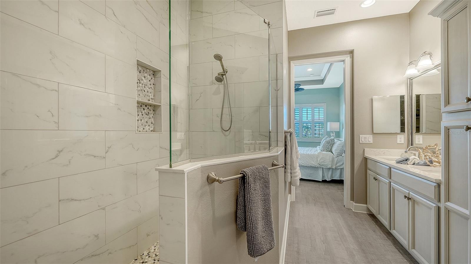 MANGROVE WALK ON HARBOUR ISLE PH 6 - Residential