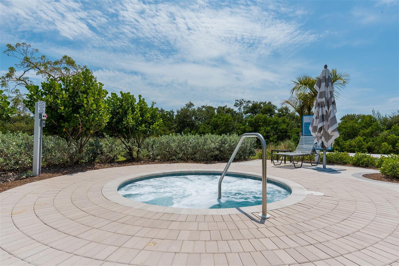 MANGROVE WALK ON HARBOUR ISLE PH 6 - Residential