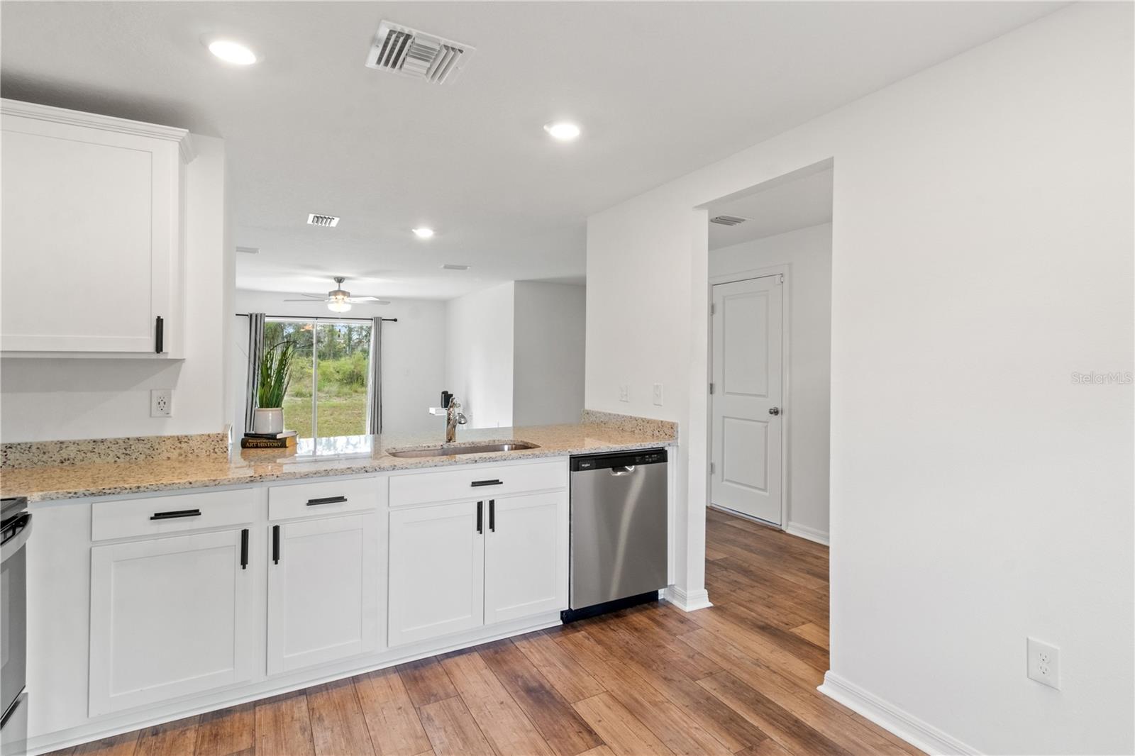 ROYAL HIGHLANDS - Residential Lease