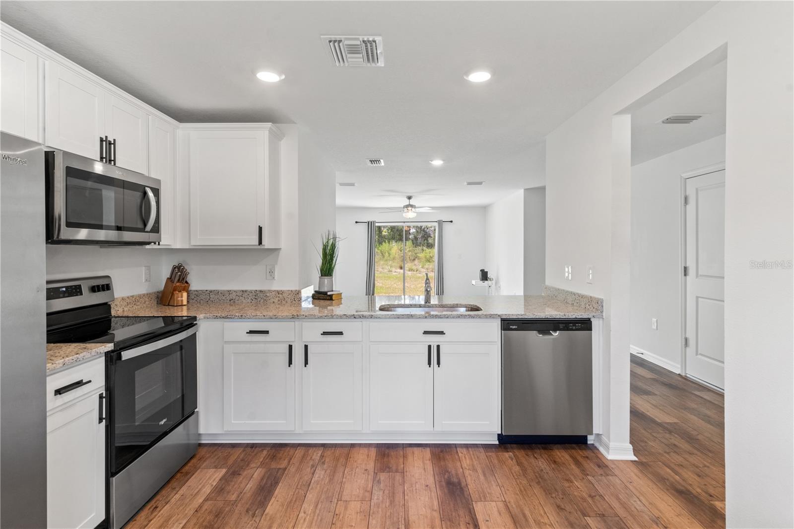 ROYAL HIGHLANDS - Residential Lease