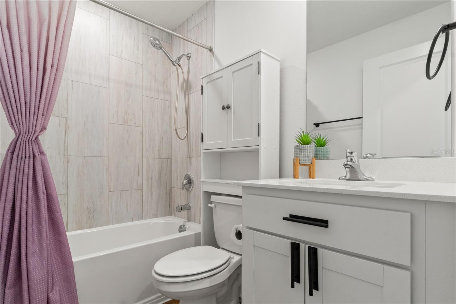 ROYAL HIGHLANDS - Residential Lease