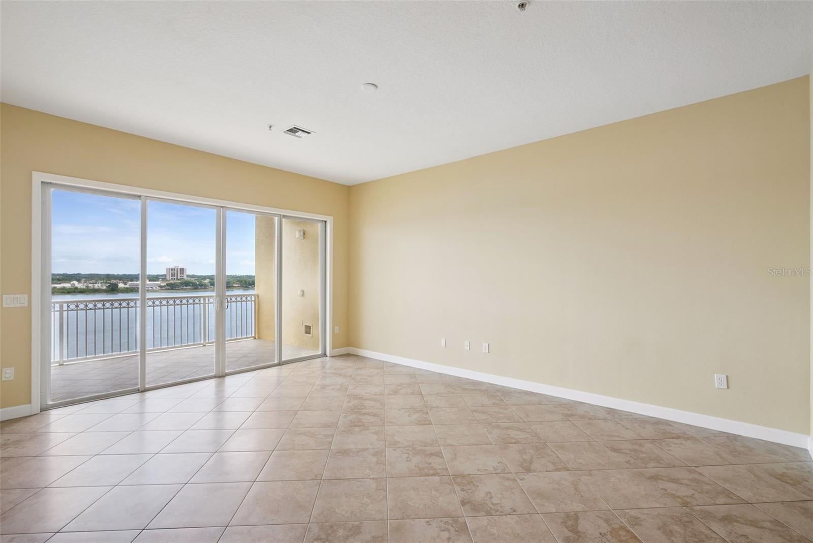 VIZCAYA HEIGHTS CONDO 08 - Residential