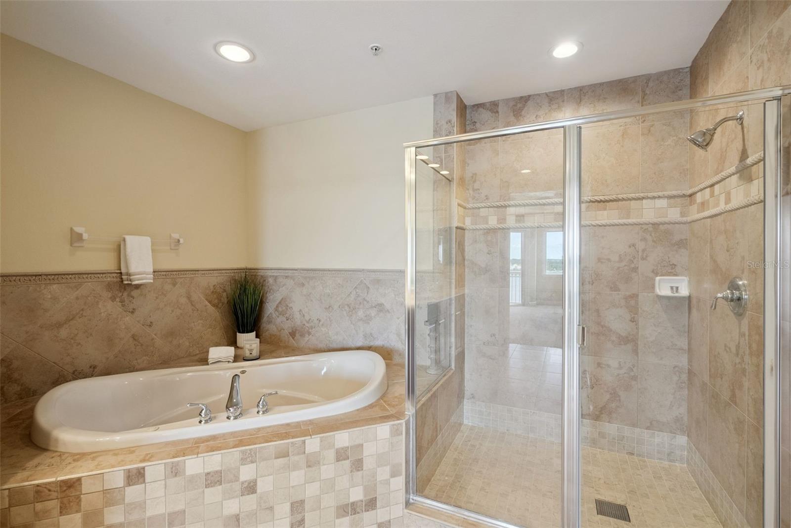 VIZCAYA HEIGHTS CONDO 08 - Residential