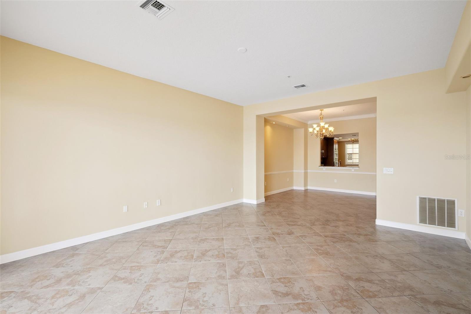 VIZCAYA HEIGHTS CONDO 08 - Residential