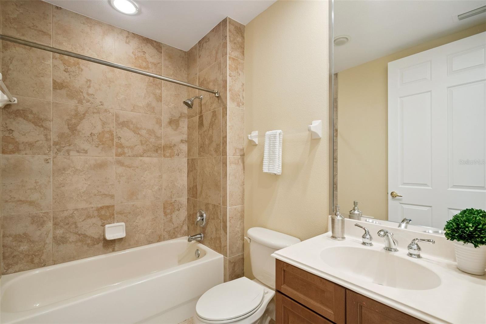 VIZCAYA HEIGHTS CONDO 08 - Residential