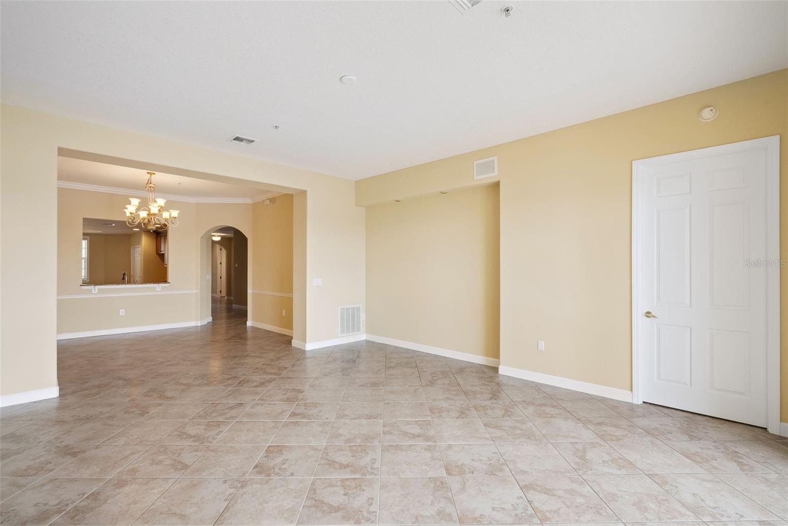 VIZCAYA HEIGHTS CONDO 08 - Residential