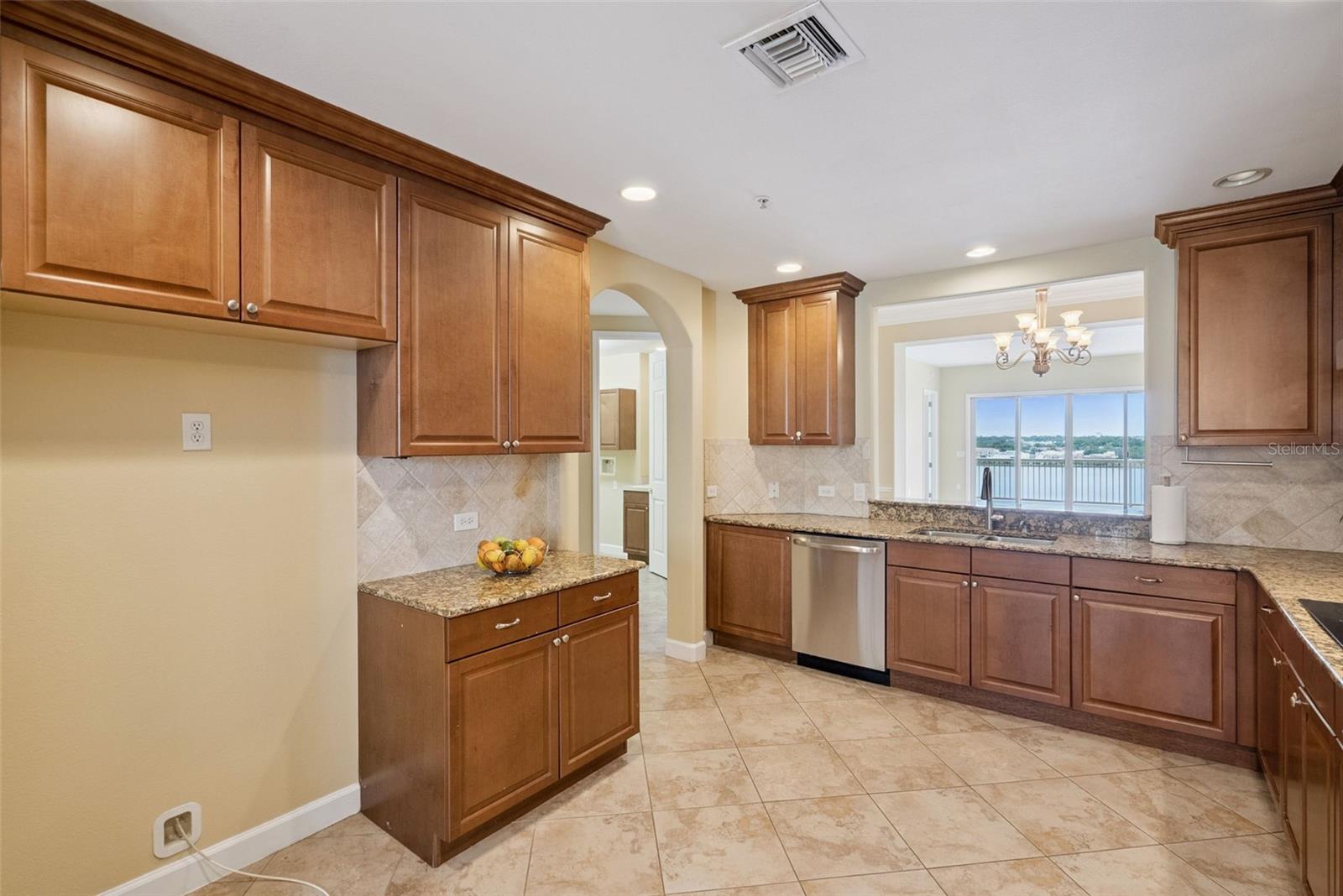 VIZCAYA HEIGHTS CONDO 08 - Residential