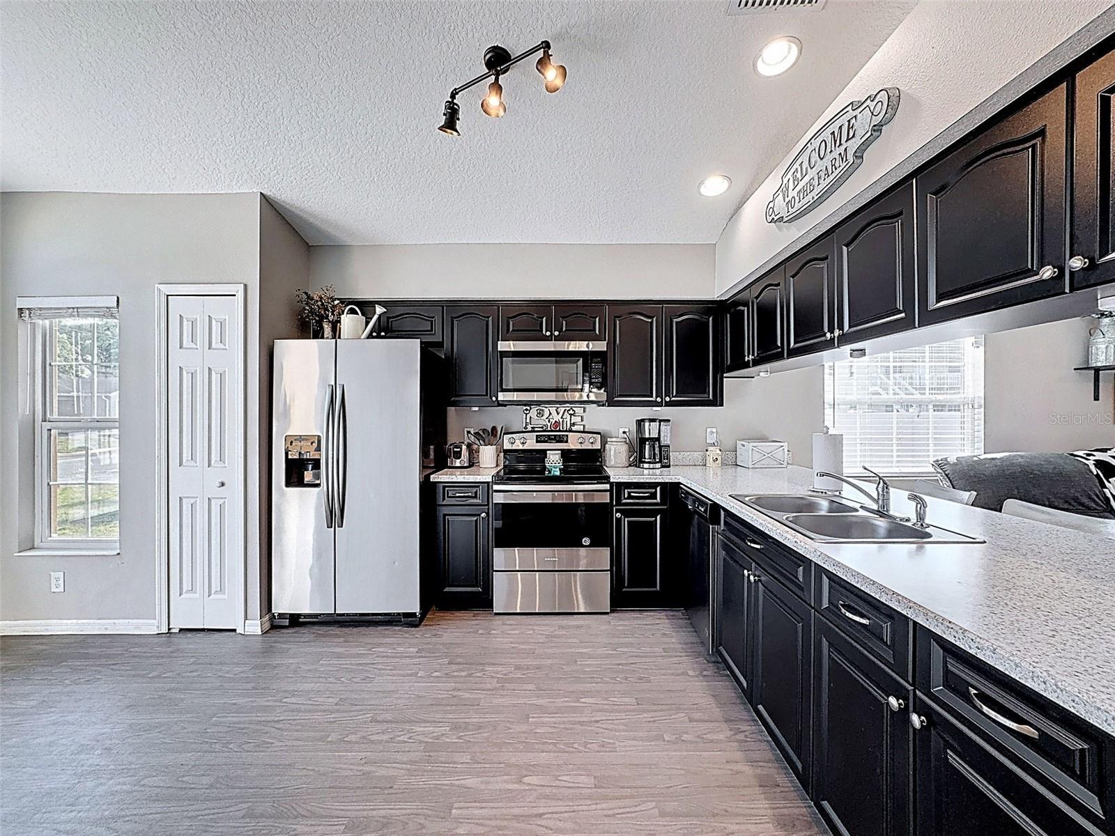 HIGH STREET ESTATES - Residential