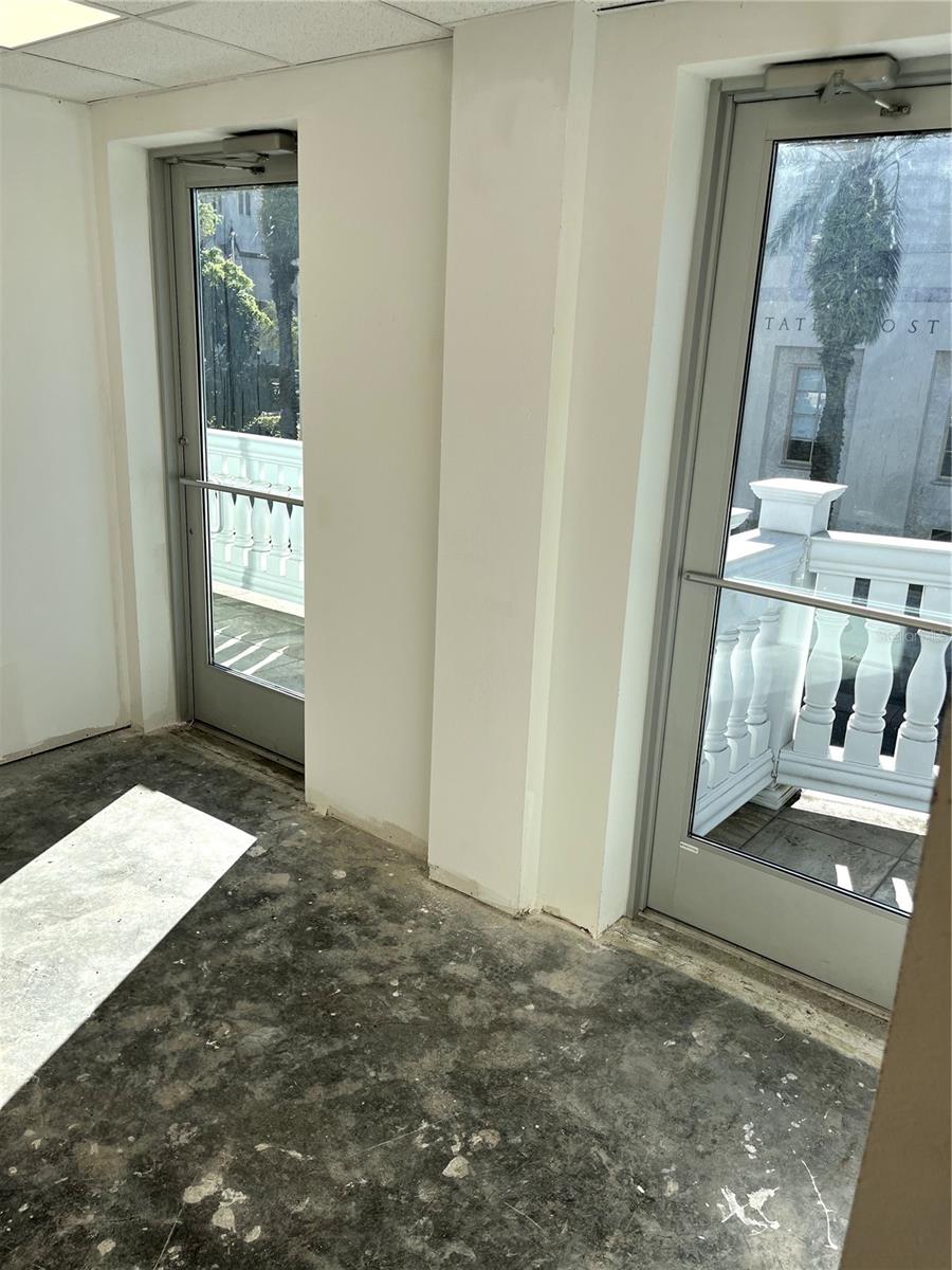 L W COOKS SUB - Commercial Lease