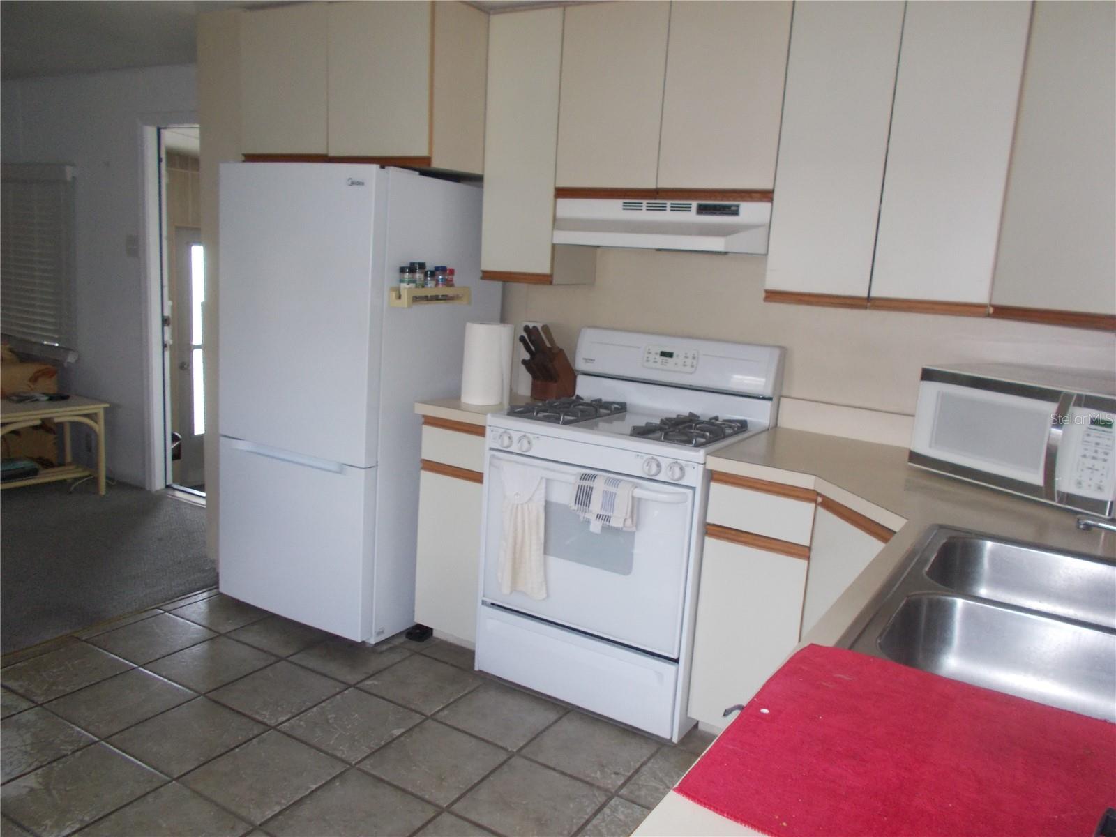 5580 HOLIDAY PARK BOULEVARD, NORTH PORT, FL, 34287 3 5580 HOLIDAY PARK BOULEVARD