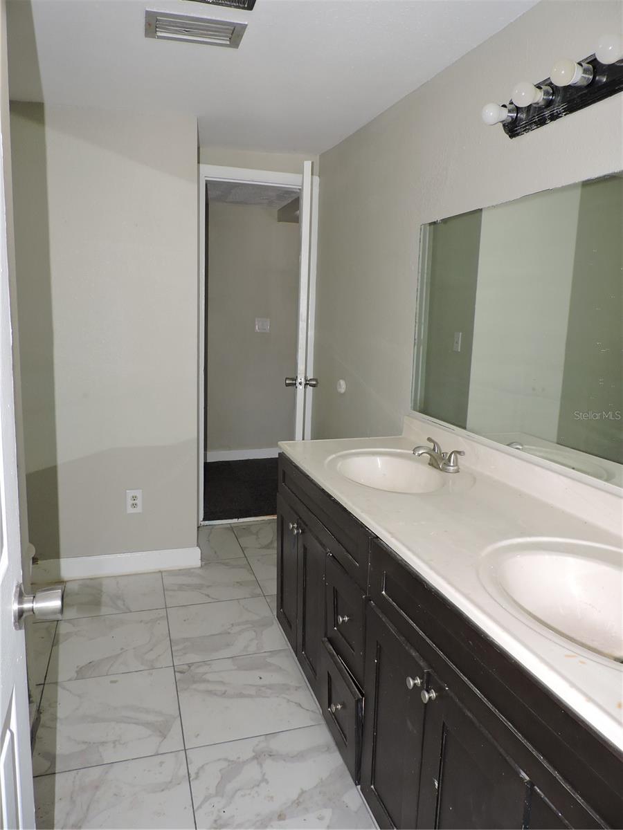 LAKE WALES - Commercial Sale