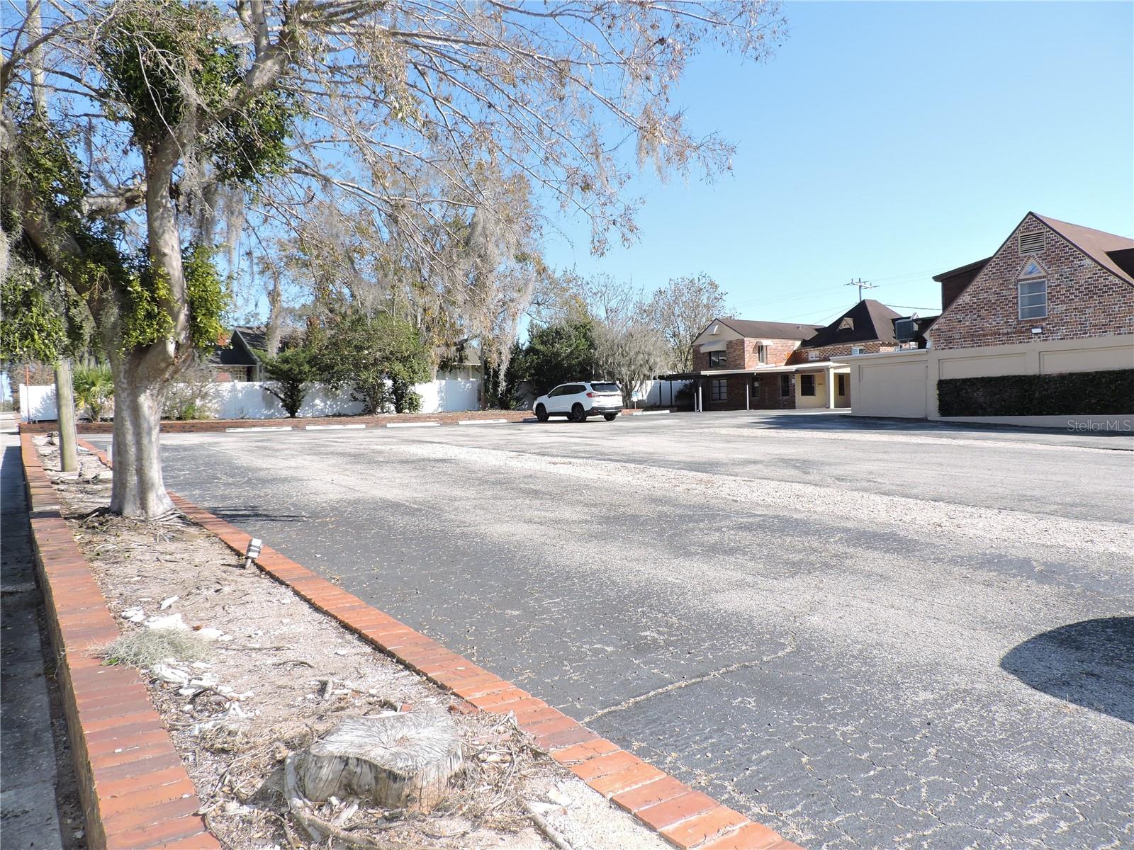 LAKE WALES - Commercial Sale