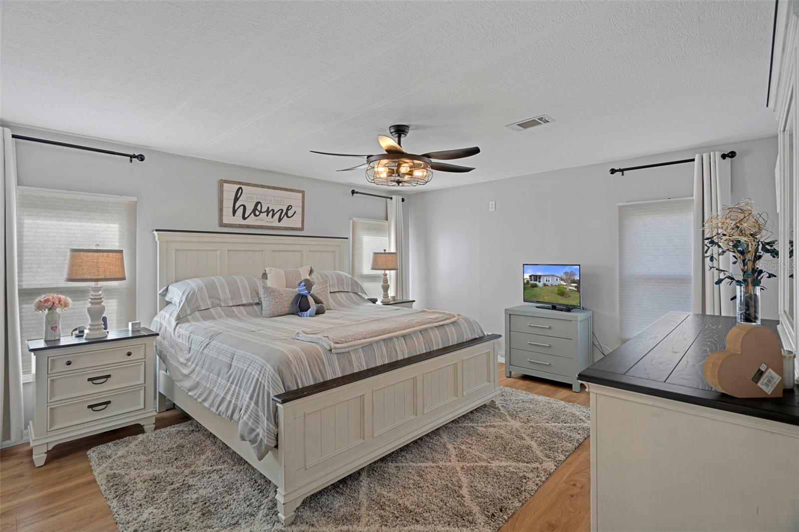 FOXWOOD LAKE ESTATES PH 01 - Residential