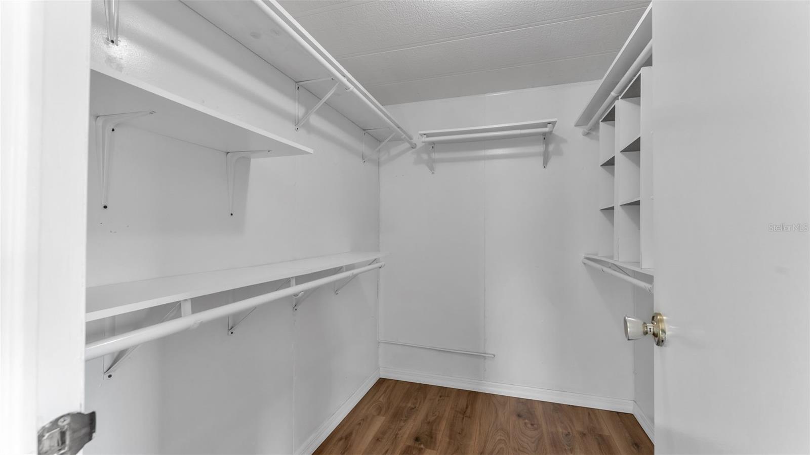 FOXWOOD LAKE ESTATES PH 01 - Residential