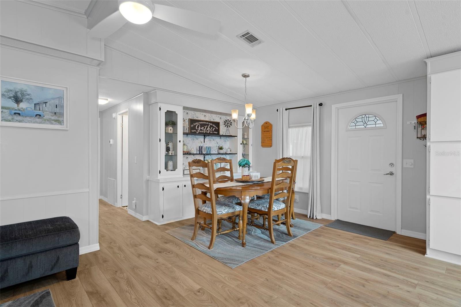 FOXWOOD LAKE ESTATES PH 01 - Residential