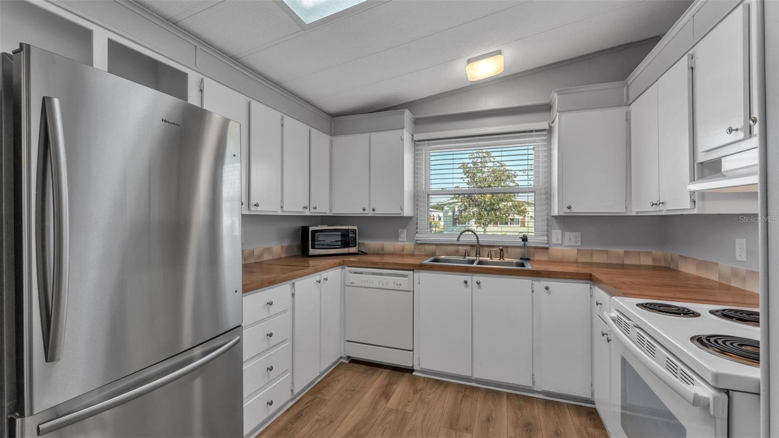 FOXWOOD LAKE ESTATES PH 01 - Residential