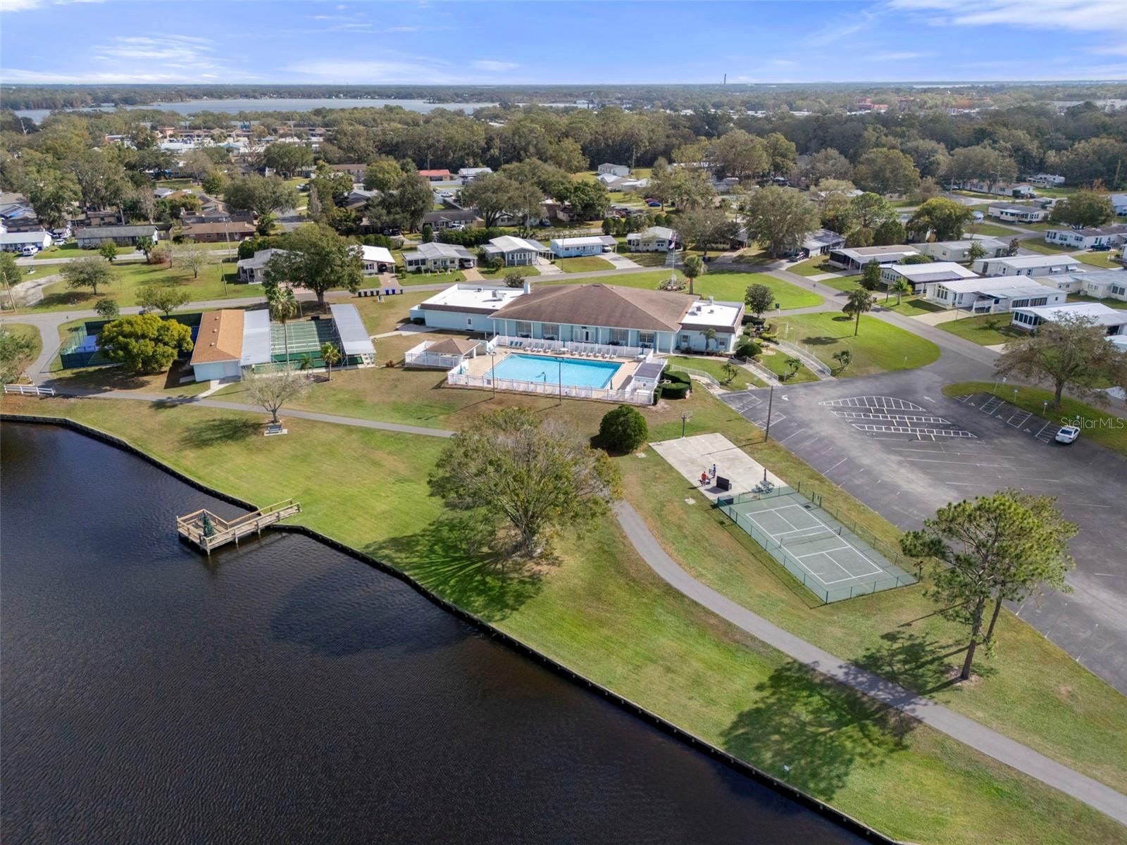 FOXWOOD LAKE ESTATES PH 01 - Residential