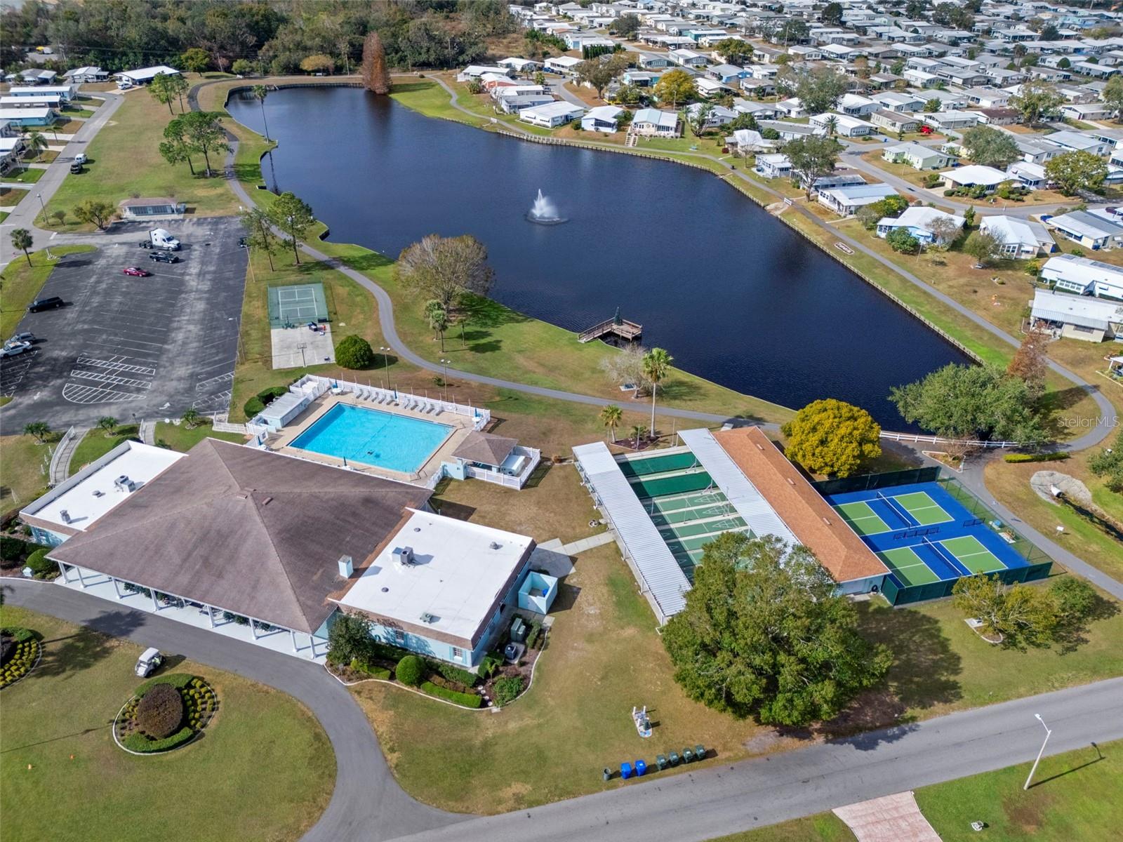 FOXWOOD LAKE ESTATES PH 01 - Residential