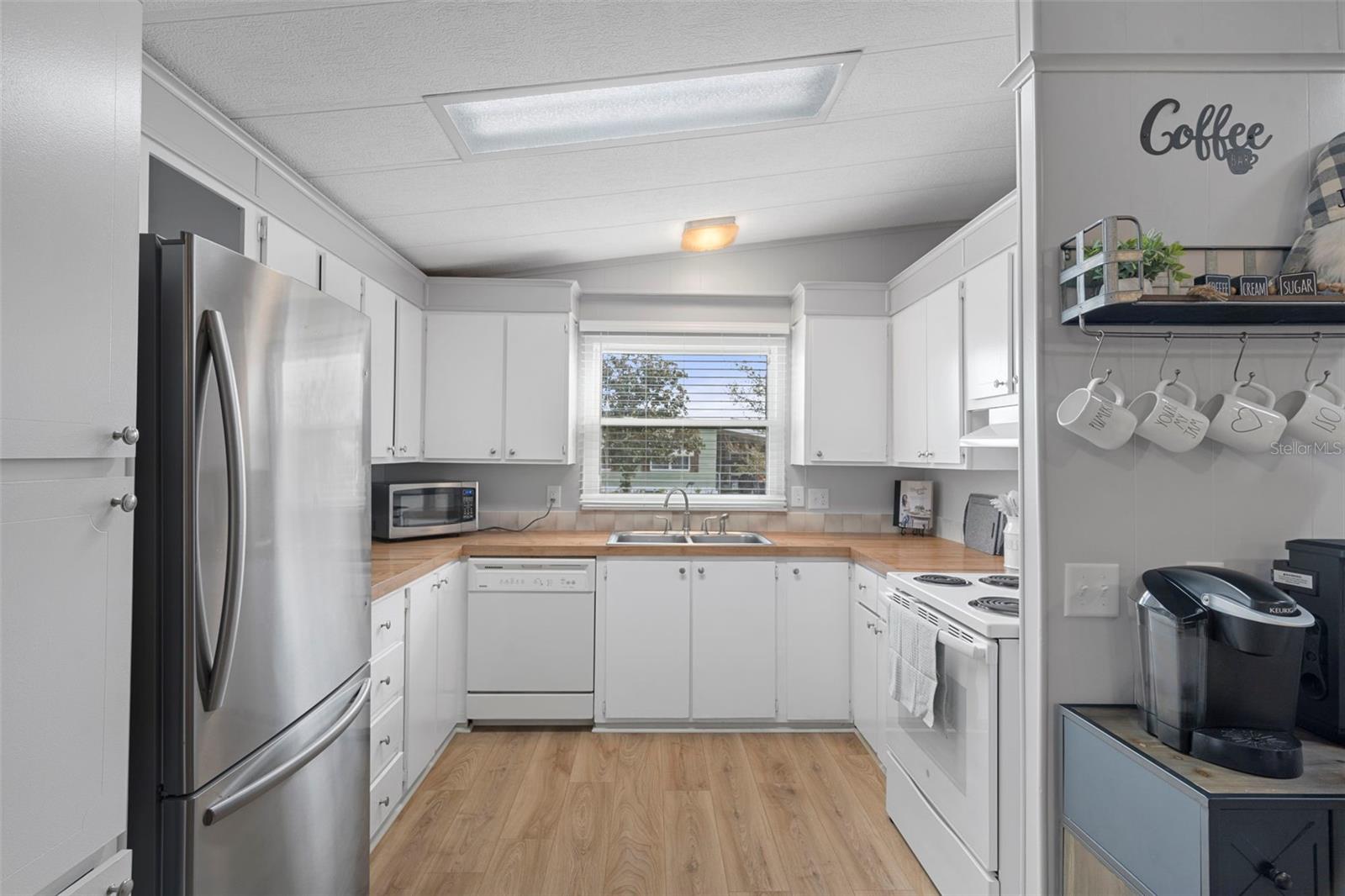 FOXWOOD LAKE ESTATES PH 01 - Residential