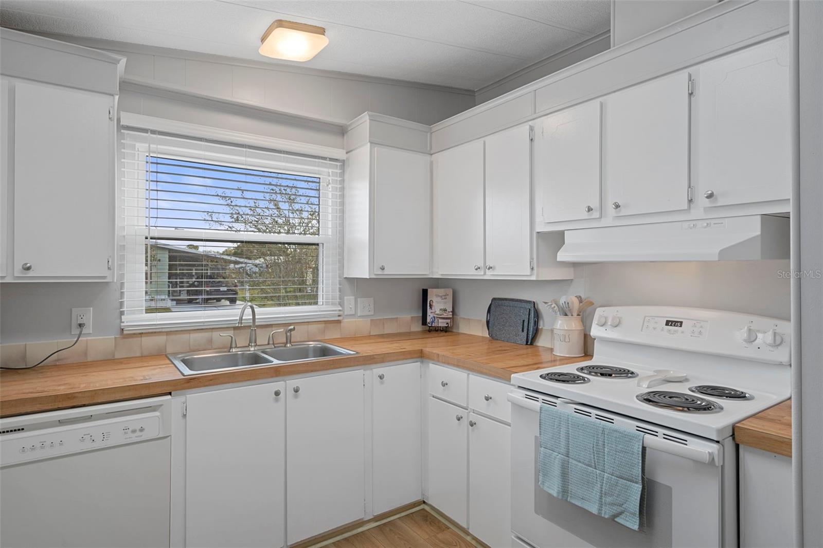 FOXWOOD LAKE ESTATES PH 01 - Residential