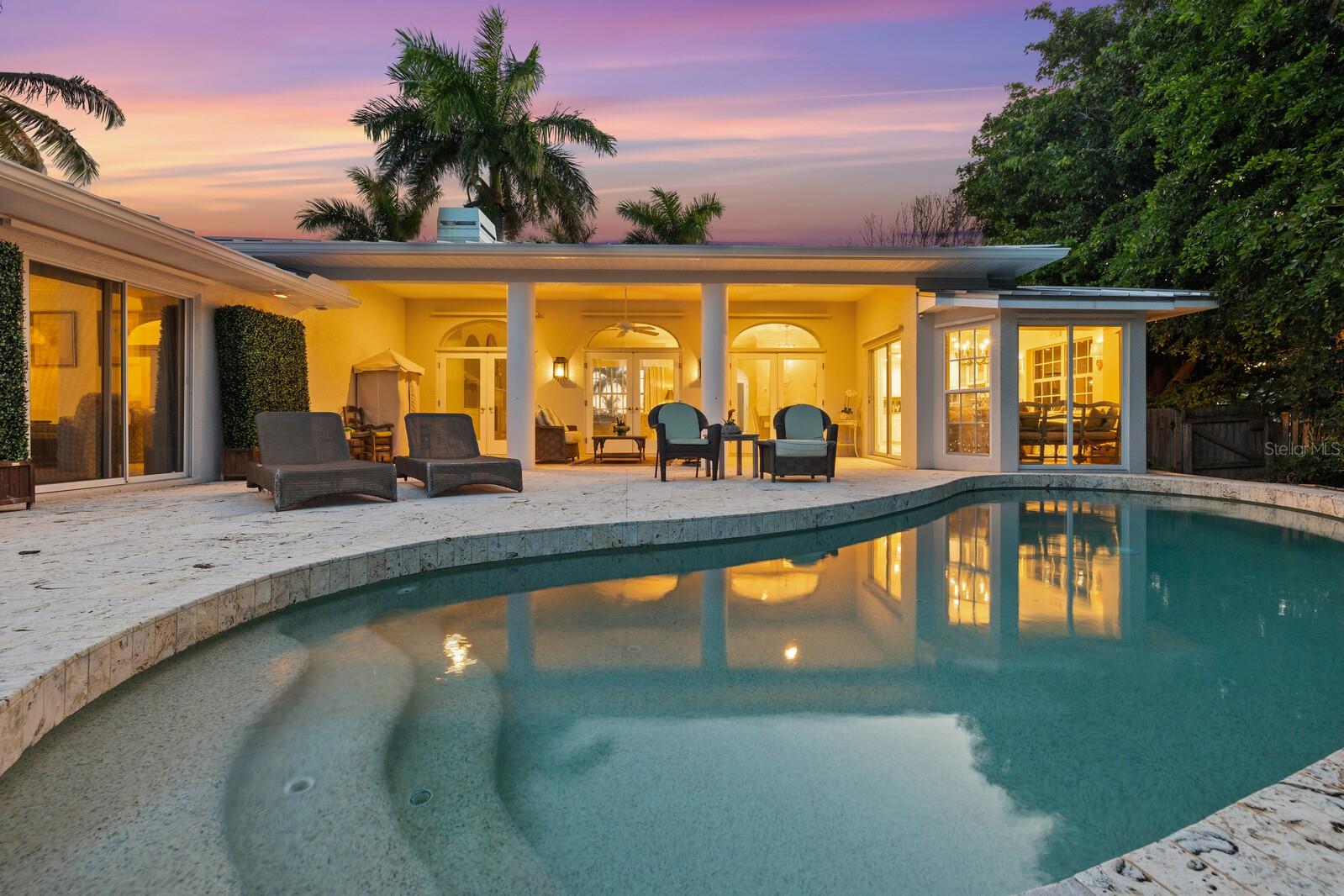 252 WATERWAYS AVENUE