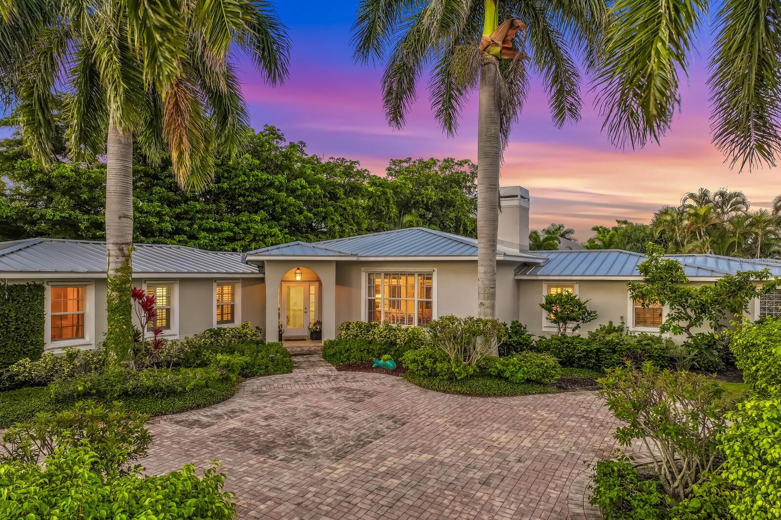 252 WATERWAYS AVENUE