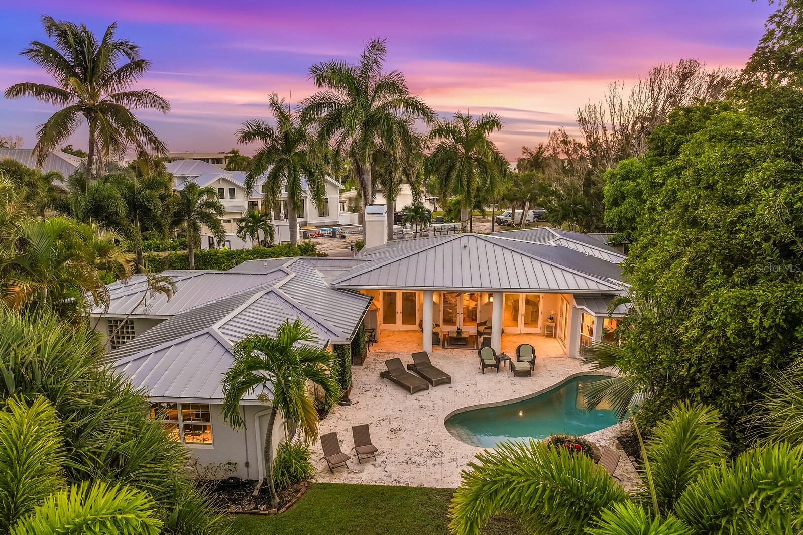 252 WATERWAYS AVENUE