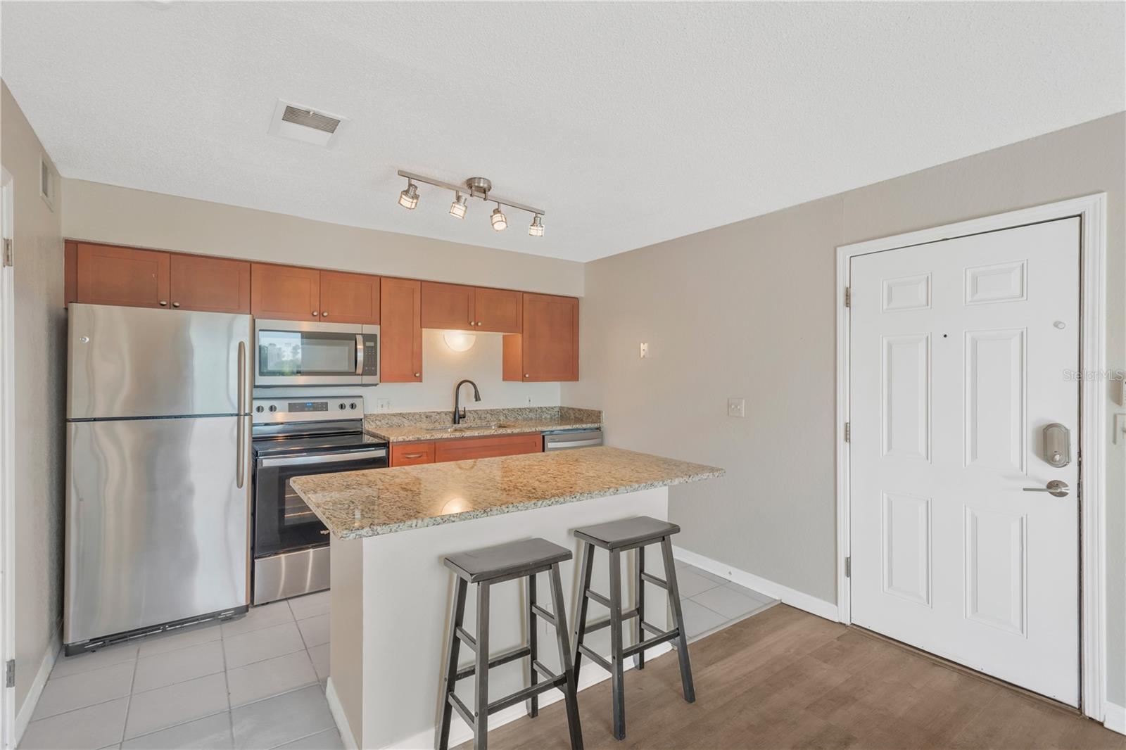 VANTAGE POINT CONDO - Residential