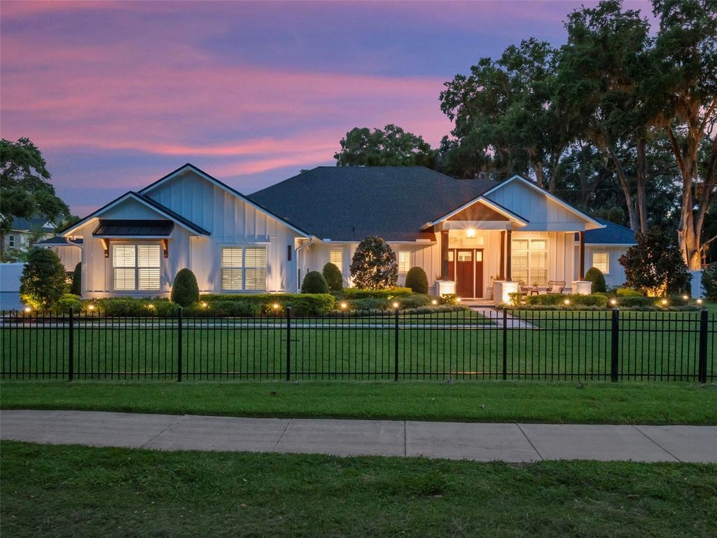 Photo of 340 Lakeview Road, Winter Garden, FL 34787 (MLS # O6315523)