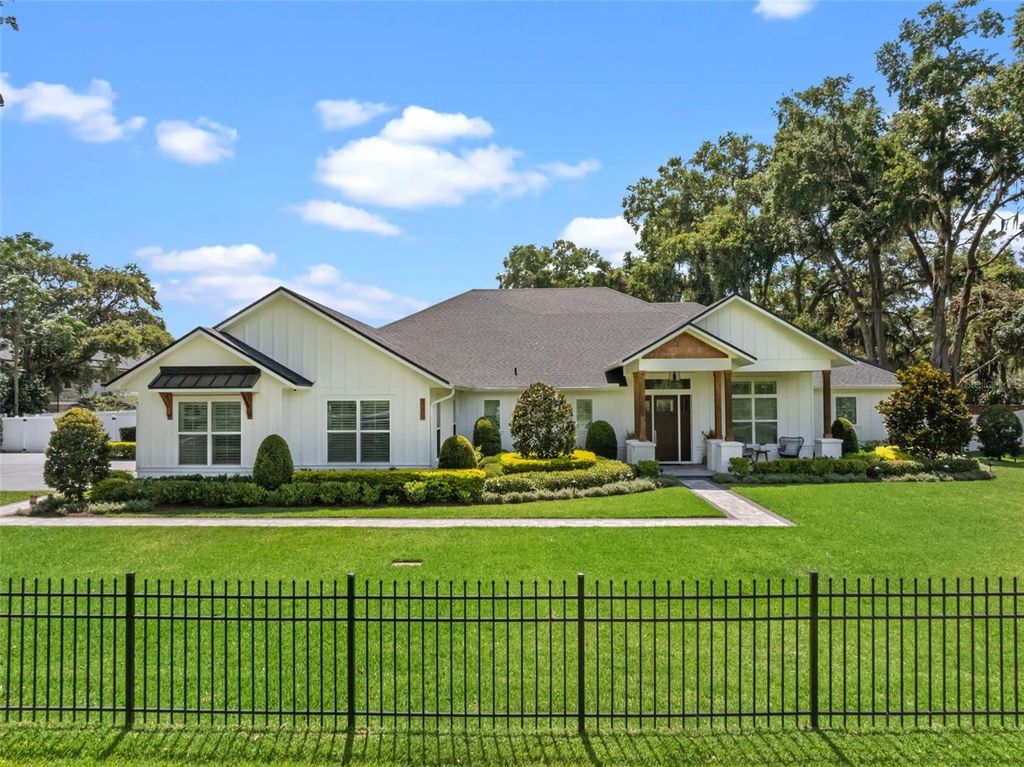 Photo of 340 Lakeview Road, Winter Garden, FL 34787 (MLS # O6315523)