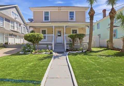 Photo of 13 S Oleander Avenue, Daytona Beach, FL 32118 (MLS # O6443355)