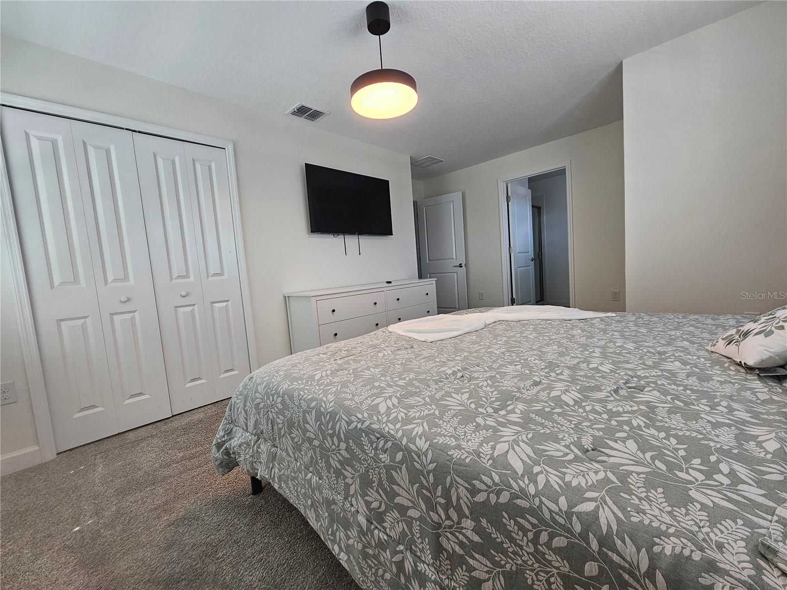 COVE/STOREY LAKE IV - Residential