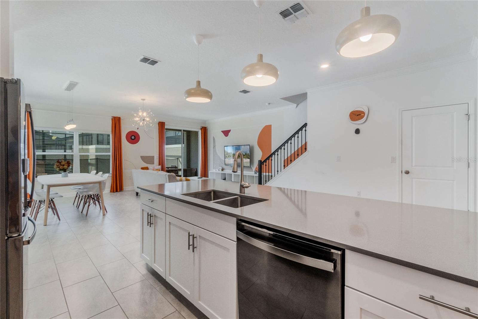 COVE/STOREY LAKE IV - Residential