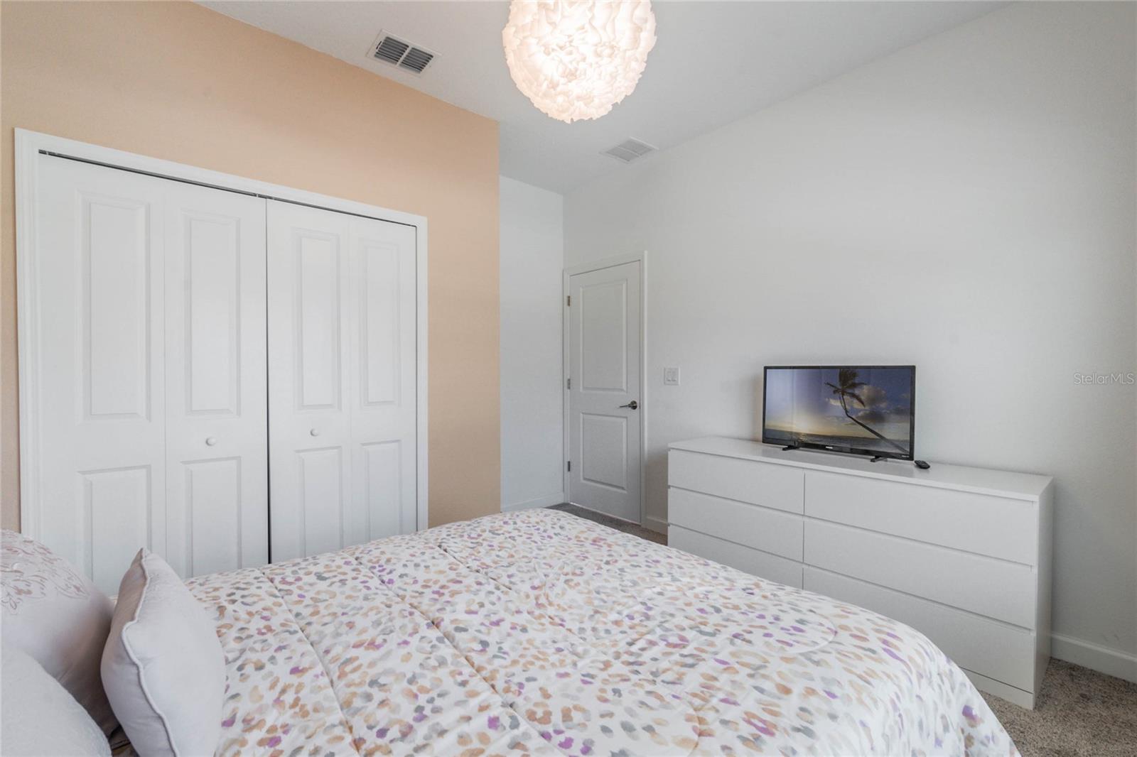 COVE/STOREY LAKE IV - Residential