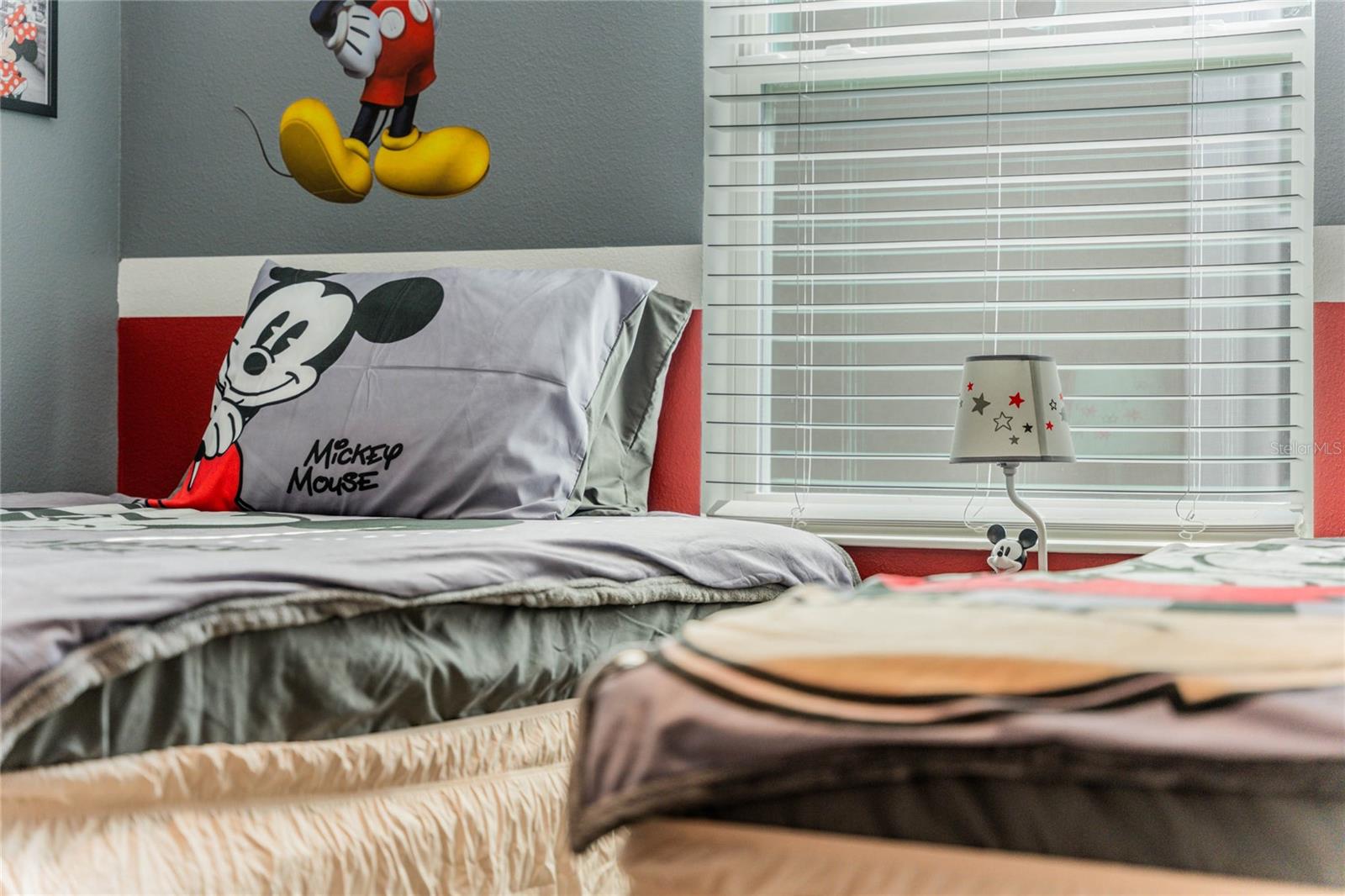 COVE/STOREY LAKE IV - Residential