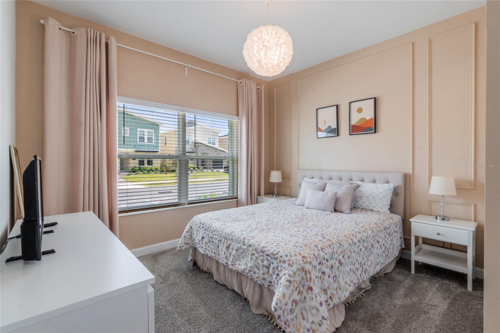 COVE/STOREY LAKE IV - Residential