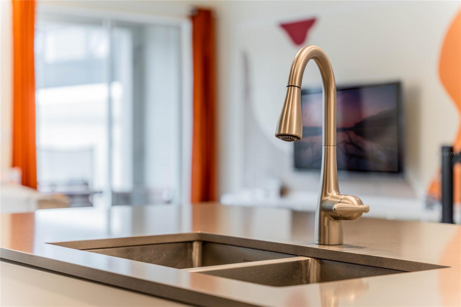 COVE/STOREY LAKE IV - Residential