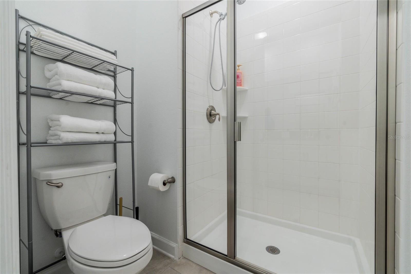 COVE/STOREY LAKE IV - Residential