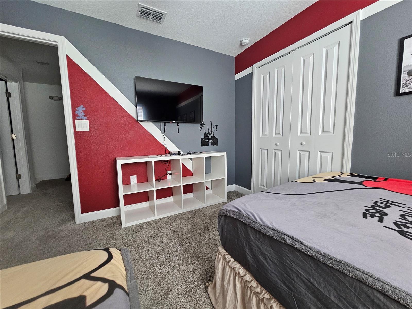 COVE/STOREY LAKE IV - Residential