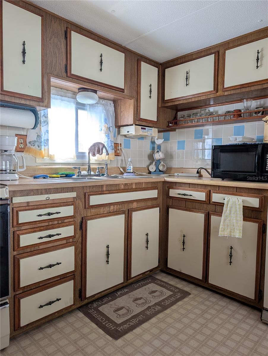 GOLDEN GATE MOBILE HOME PARK UNREC - Residential