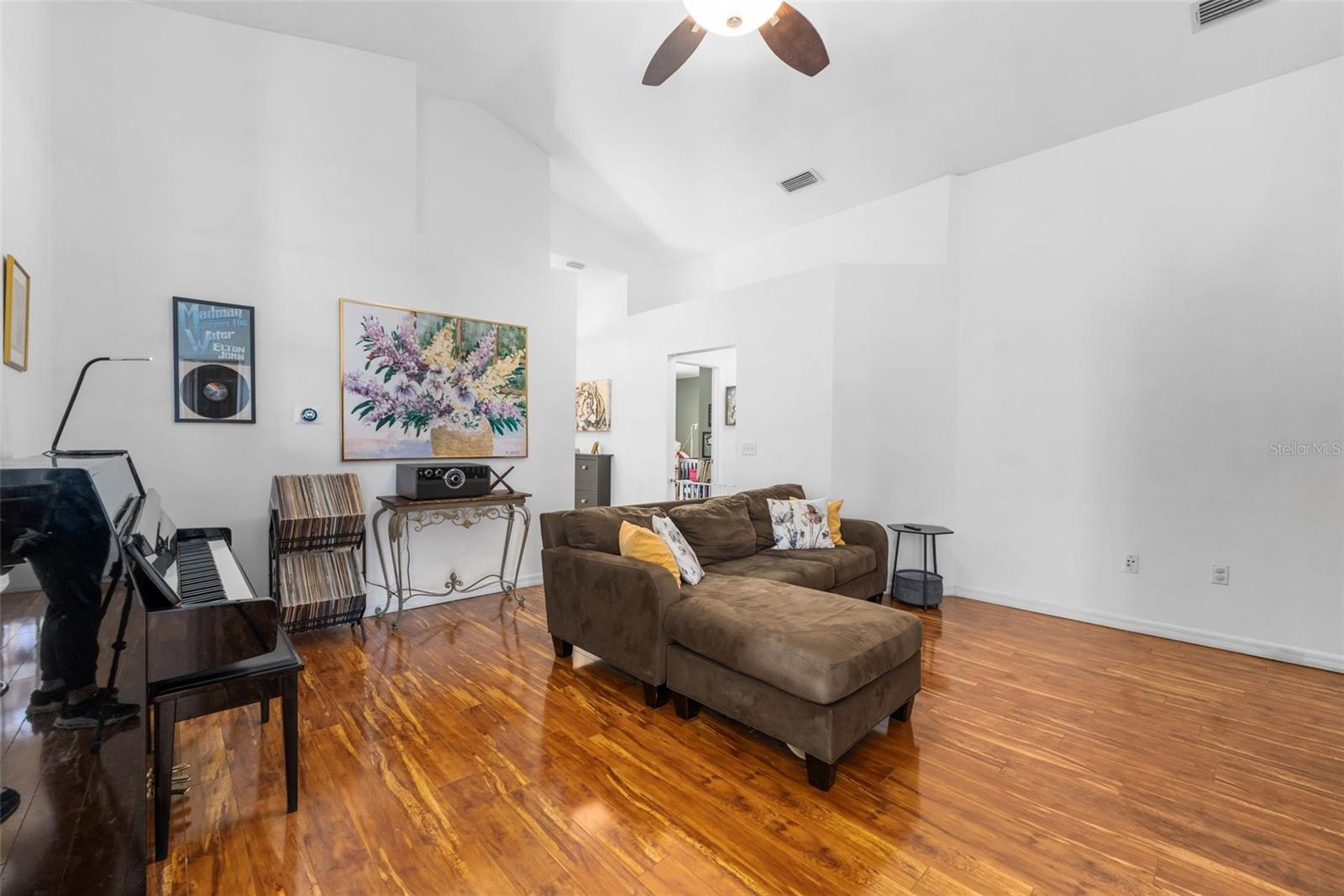 SORRENTO PH 1 - Residential