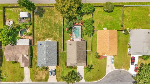 A home in LAKELAND