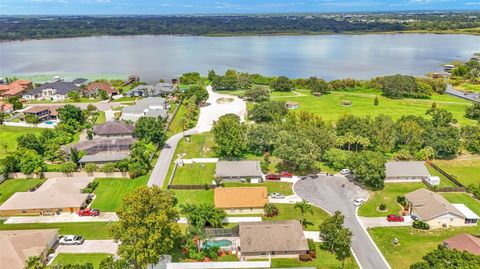 A home in LAKELAND